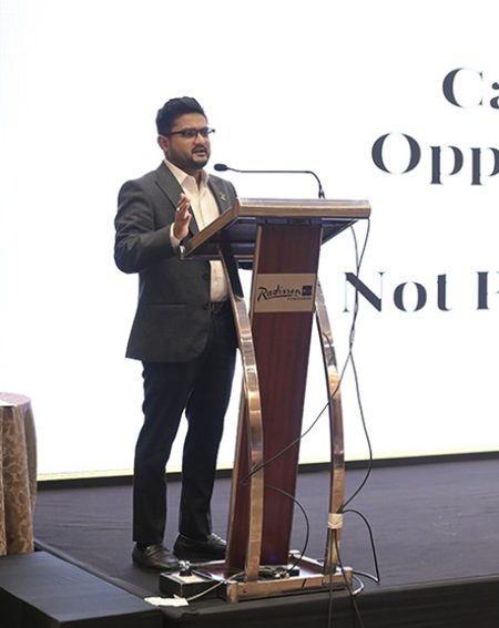Krishna Makhariya, CFA speaking at an iVentures Capital session